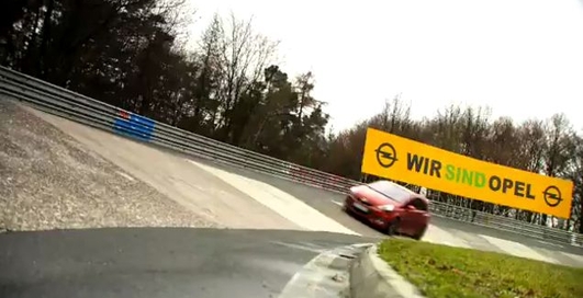 Заряженный Opel Corsa покоряет Нюрбургринг
