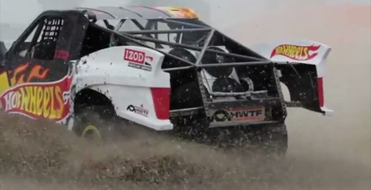 Мировой рекорд по прыжкам в длину на автомобиле