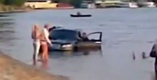 Суровые русские драйверы учат Infiniti плавать