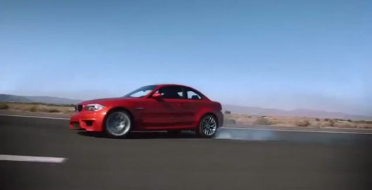 Автомобиль, проходящий сквозь стены