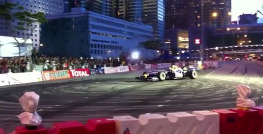Red Bull F1 в центре Гонконга
