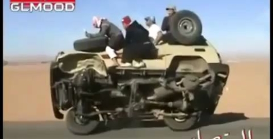 Арабские приколы. Меняем шины на ходу