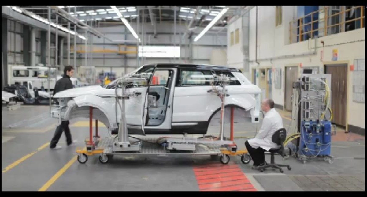 Range Rover Evoque development promo with Jonny Smith