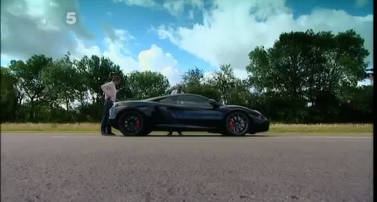 Fifth Gear Pits McLaren MP4-12C against Ferrari 458 Italia