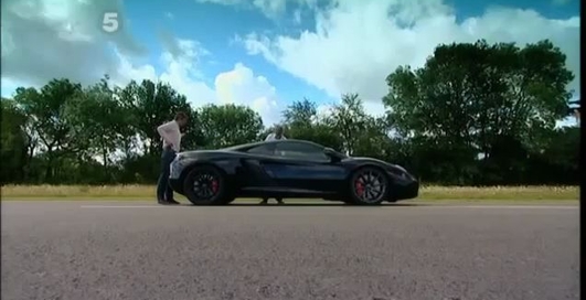 Fifth Gear Pits McLaren MP4-12C against Ferrari 458 Italia