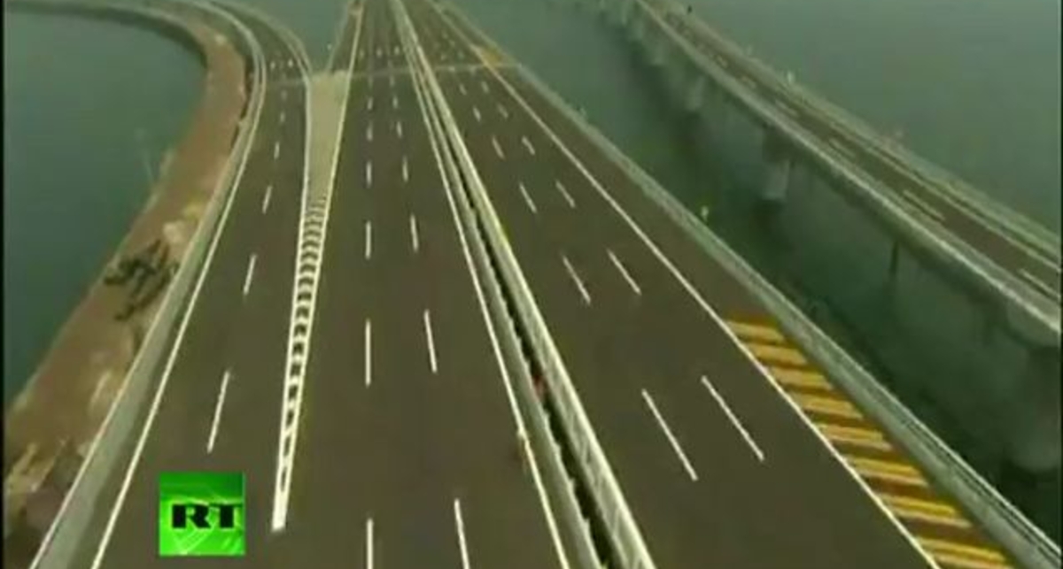 Очень длинный мост через океан в Китае