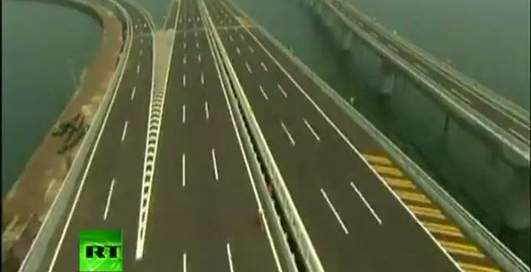 Очень длинный мост через океан в Китае