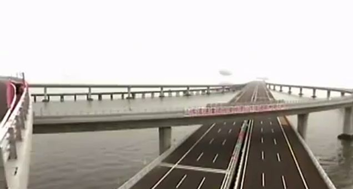 Очень длинный мост через океан в Китае 2