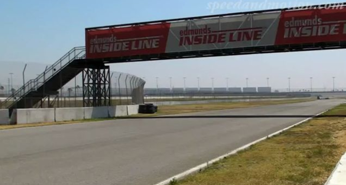 У белки чит безсмертия от Lamborghini LP670-4 SV