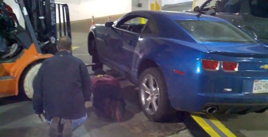 Припарковал на бардюре