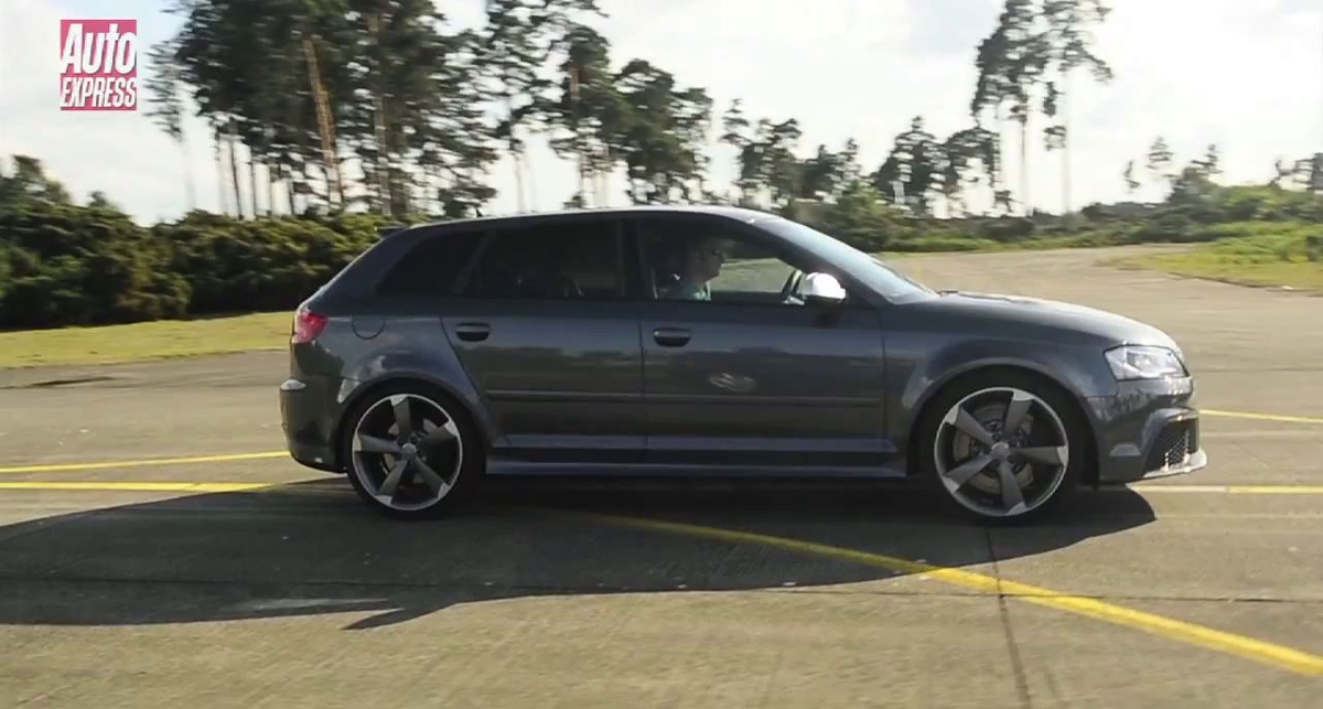 Audi RS3 Sportback vs. BMW 1 Series M Coupe Drag Race