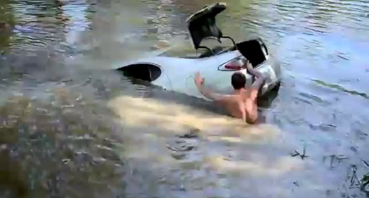 Утопили машину