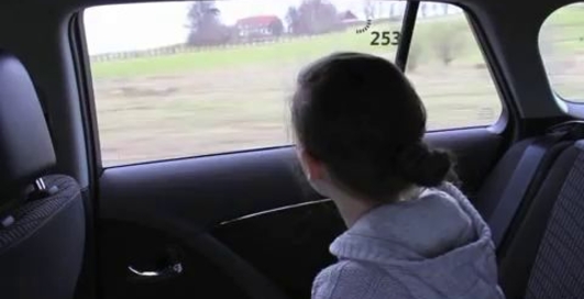 Toyota дает задним пассажирам новое окно в мир