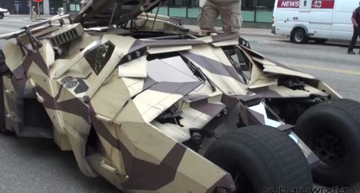 Бетмобиль в детальностях