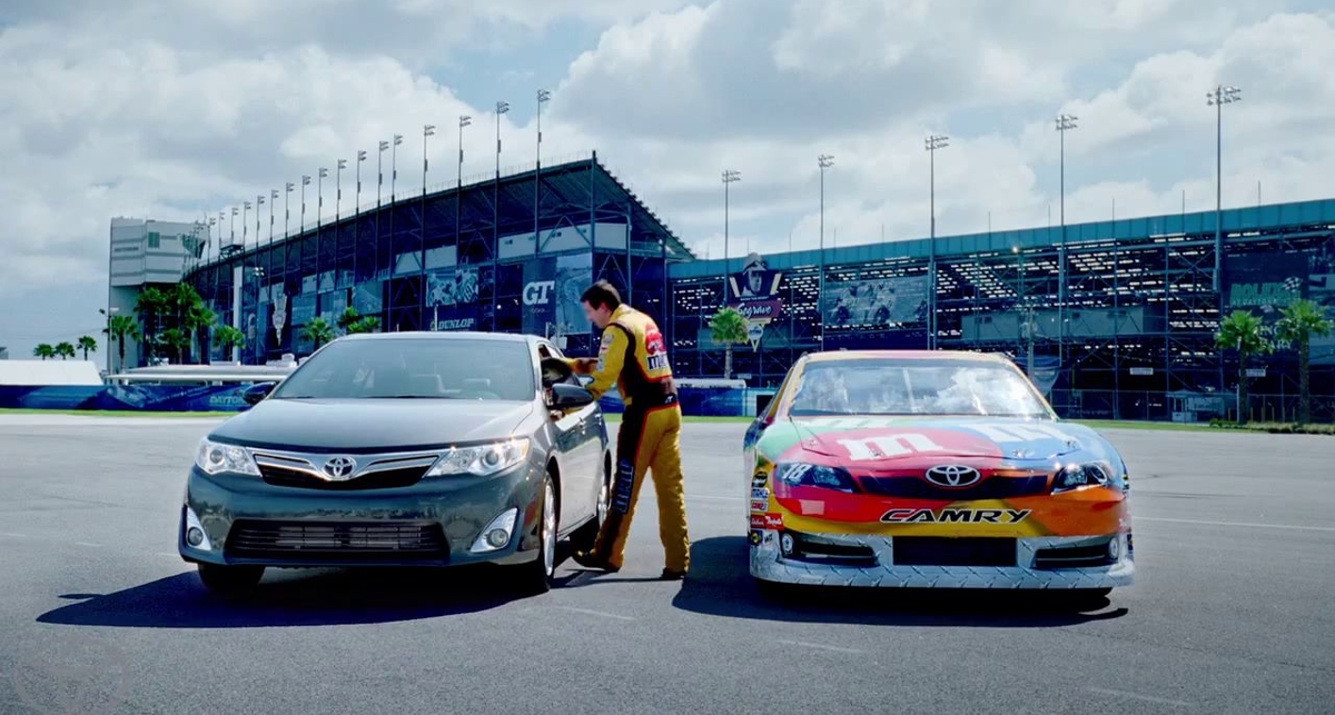 Новая Toyota Camry снимается в рекламе