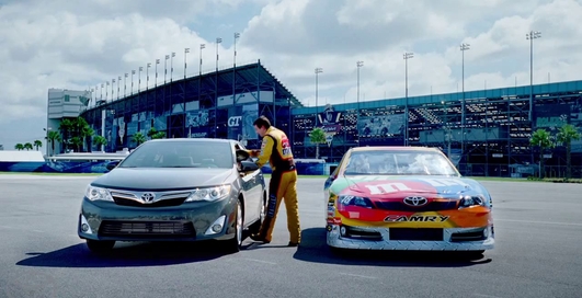 Новая Toyota Camry снимается в рекламе