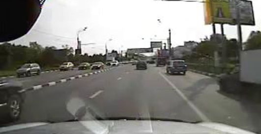 Протаранил машину и уехал