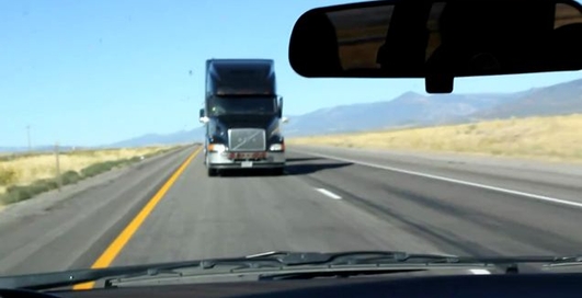 Гонки грузовиков,Задним ходом 85 миль в час