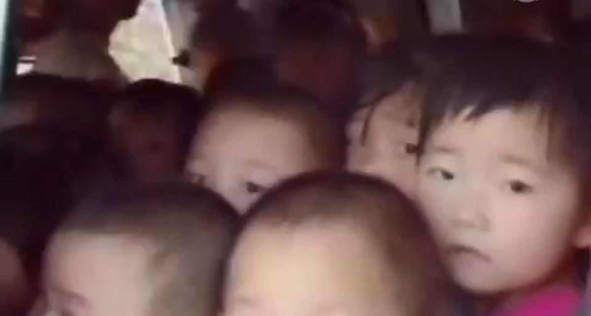 64 школьника в автобусе