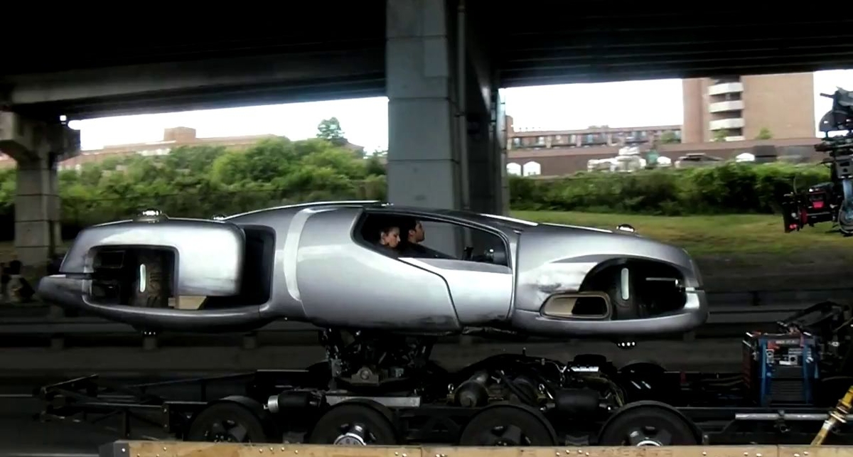 Колин Фаррел и летающий Chrysler