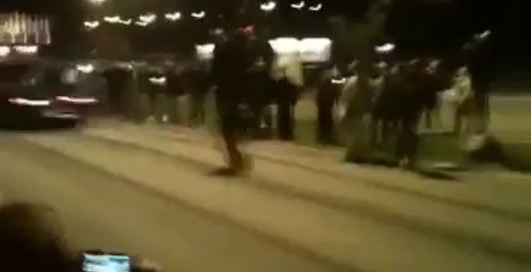 Swedish guy jumps over a Lamborghini Gallardo doing 80 km_h