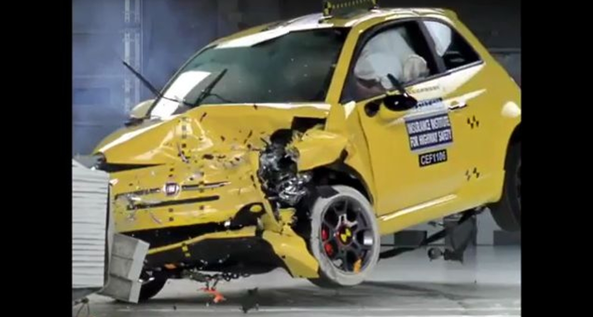 2012 Fiat 500 frontal offset test