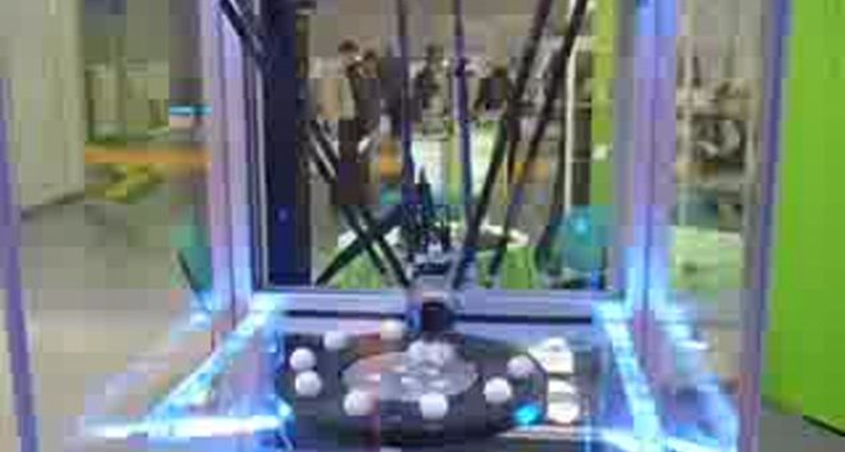 Робот манипулятор с шариками