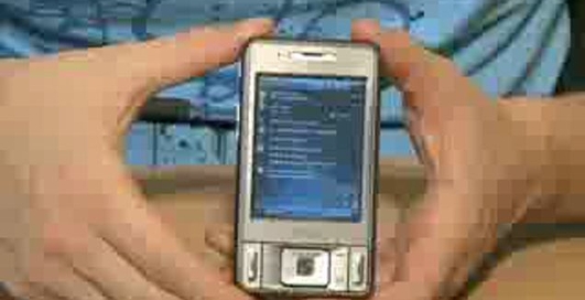 Видеообзор коммуникатора ASUS P535