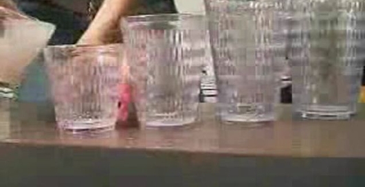 Вода и стаканы