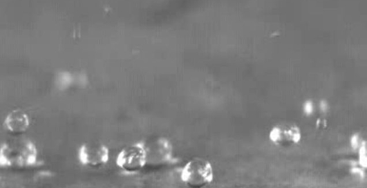 Капли ( 10000 кадров в секунду )