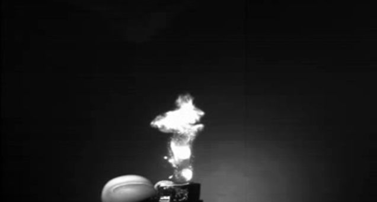 Зажигалка ( 10000 кадров в секунду )