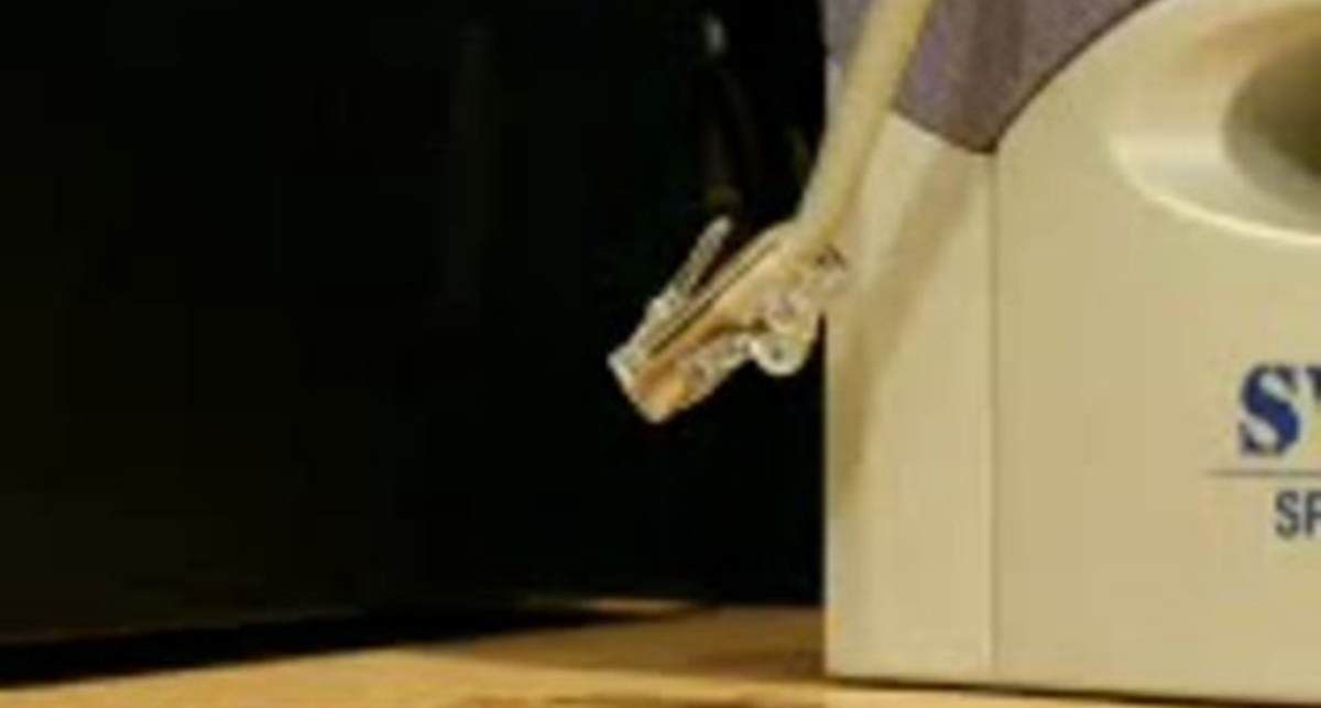 Вода из сетевого кабеля