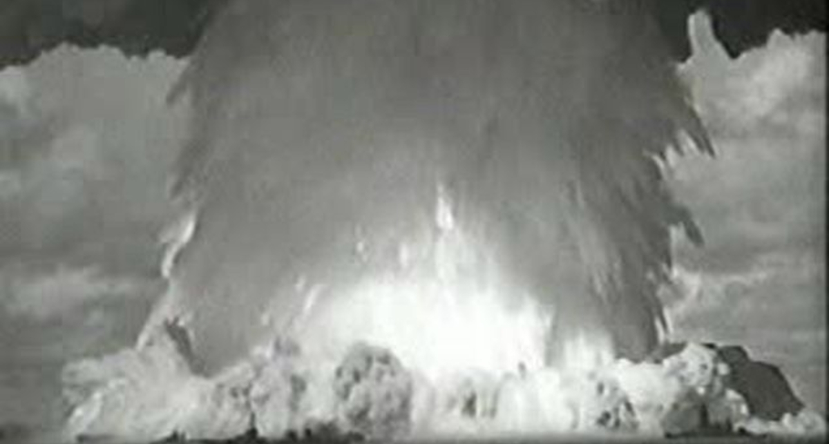 Бам! Подводный взрыв