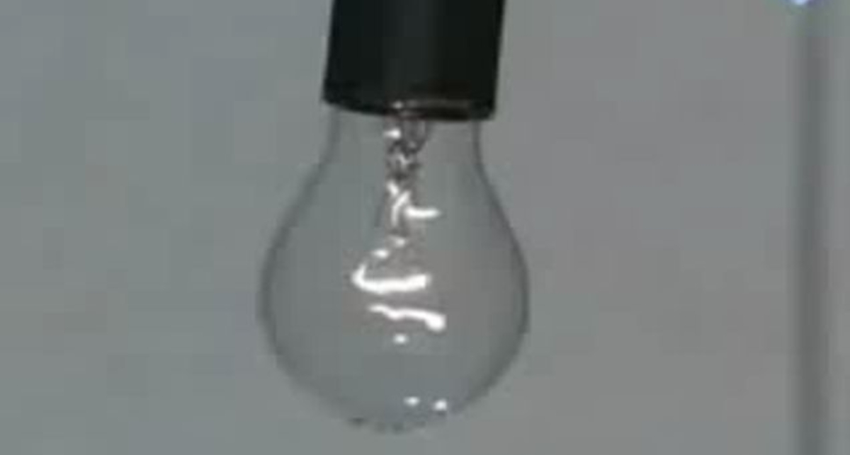 Взрыв лампочки - замедленное видео