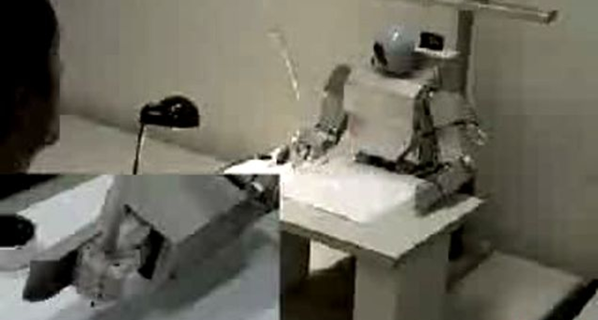 Робот художник