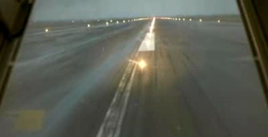 Посадка, вид от шасси