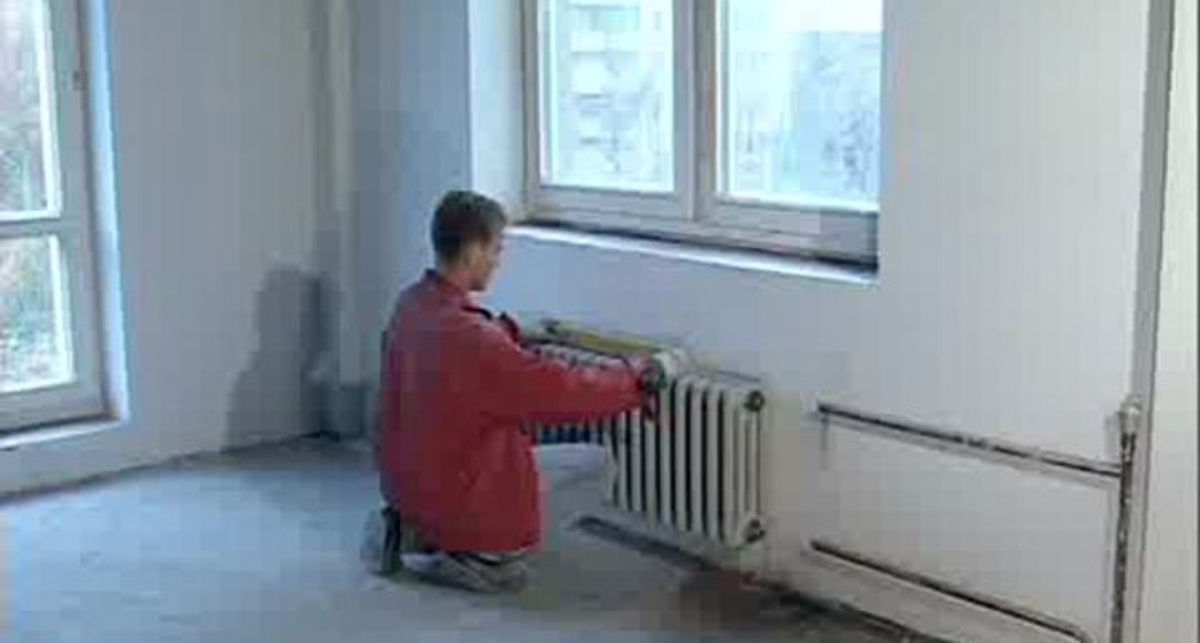 Мир ремонта - установка радиатора