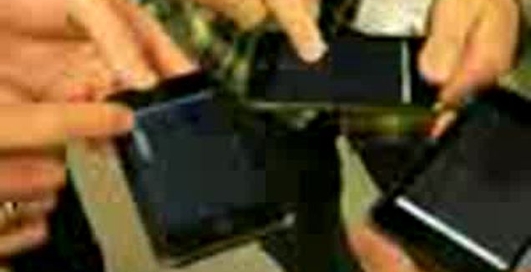 Игра на трьох iPhonaх одновременно