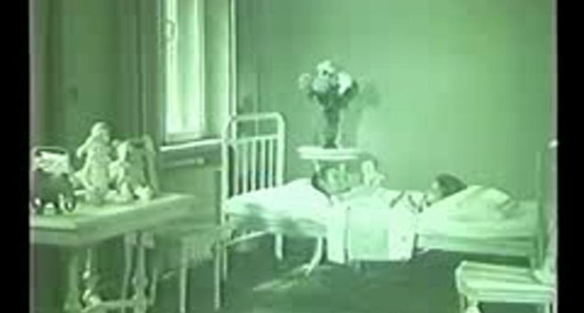 Конструктор красного цвета