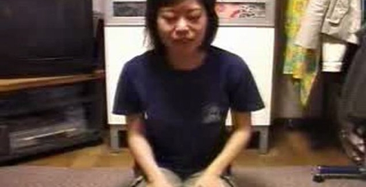 Как надо складывать футболочку)