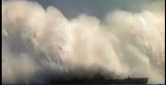 Подводный взрыв бомбы