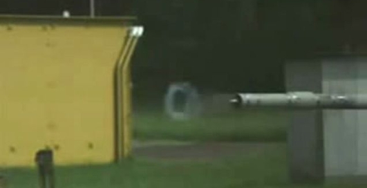 Выстрел из танка в замедлении