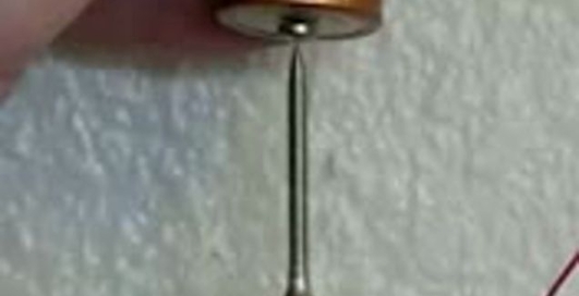 Прикольный фокус с батарейкой