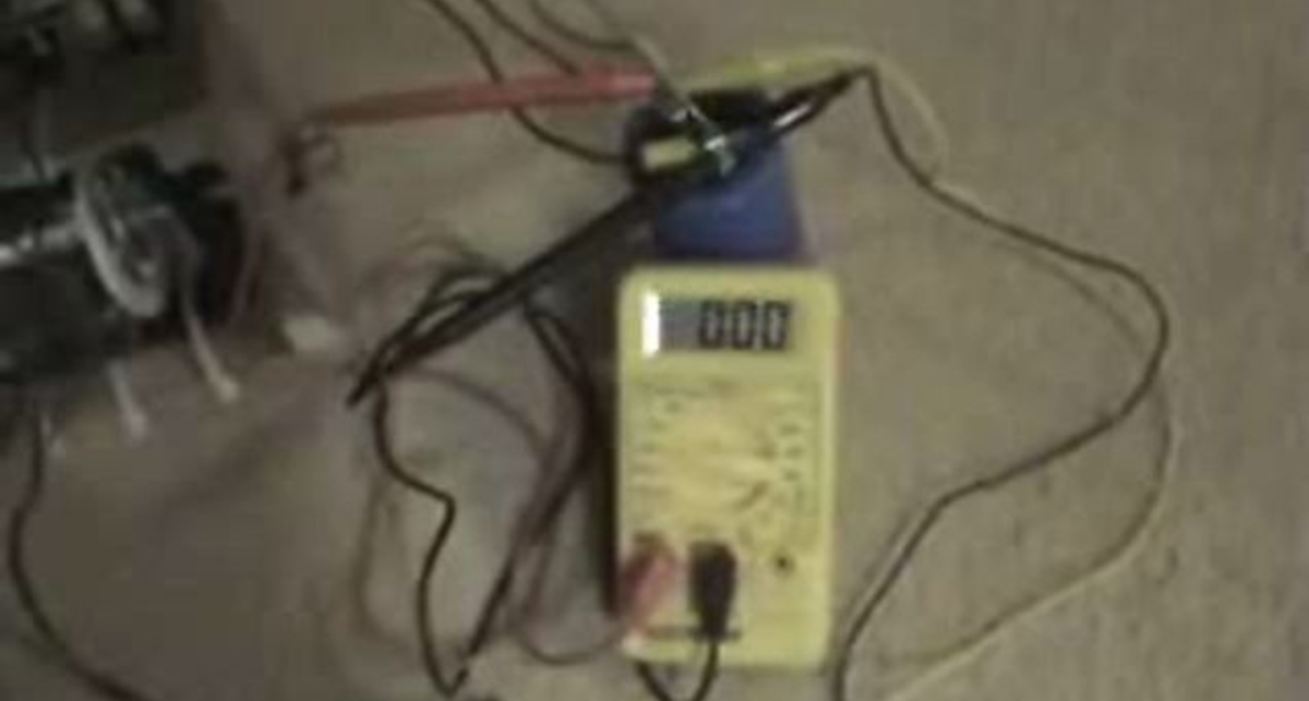 Работает без батареек