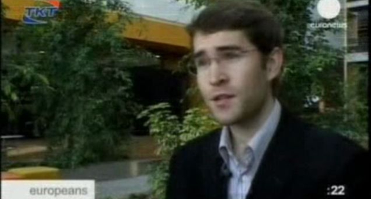 За нами следят, ролик откроет вам глаза на правду