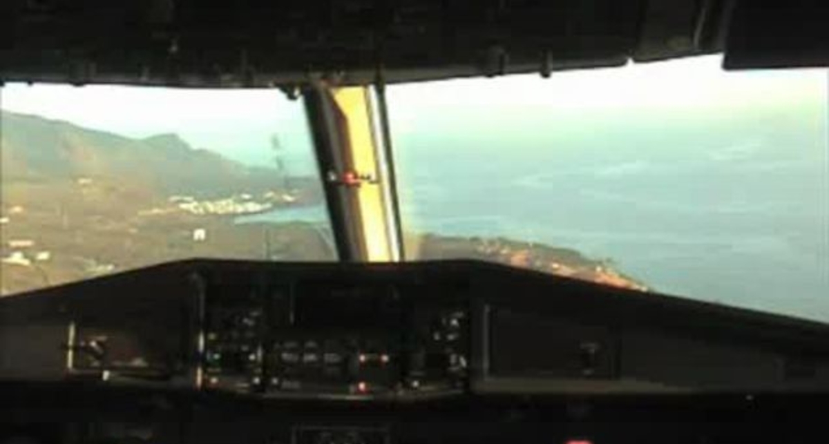 Визуальный заход на посадку самолета ATR-72 (El Hierro, Canarias)