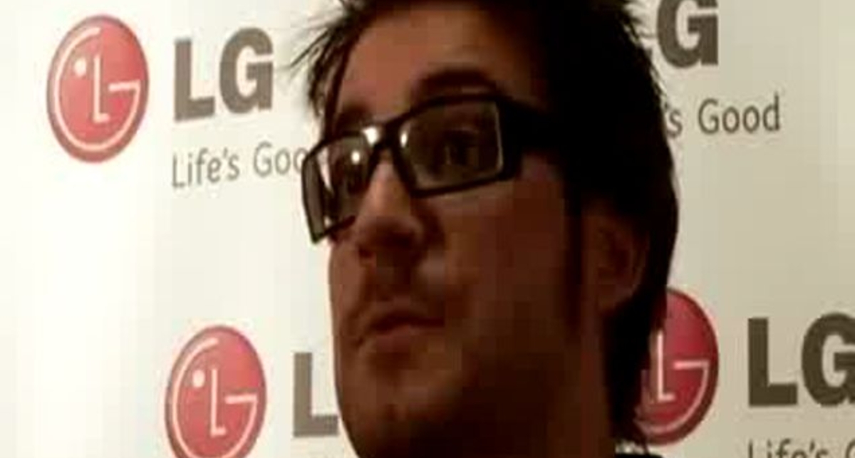 ЖК телевизор LG LU7000 со встроенным DVD-плеером