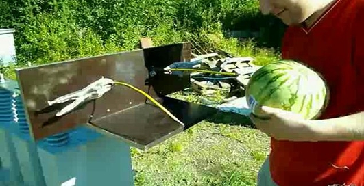 Взрыв арбуза