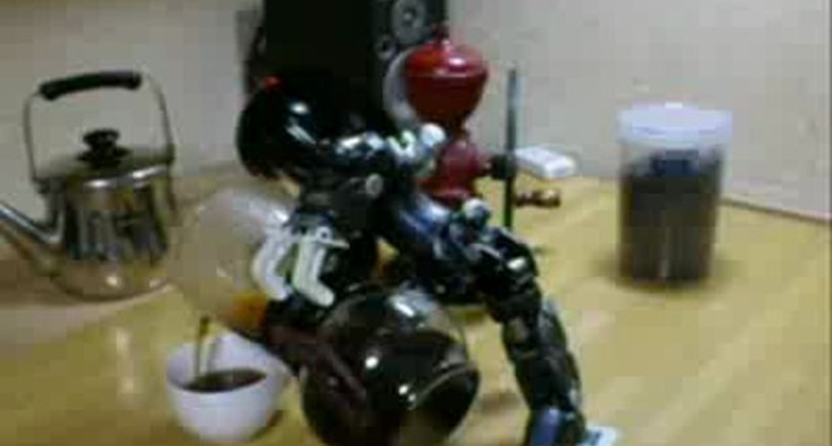 Робот готовит кофе