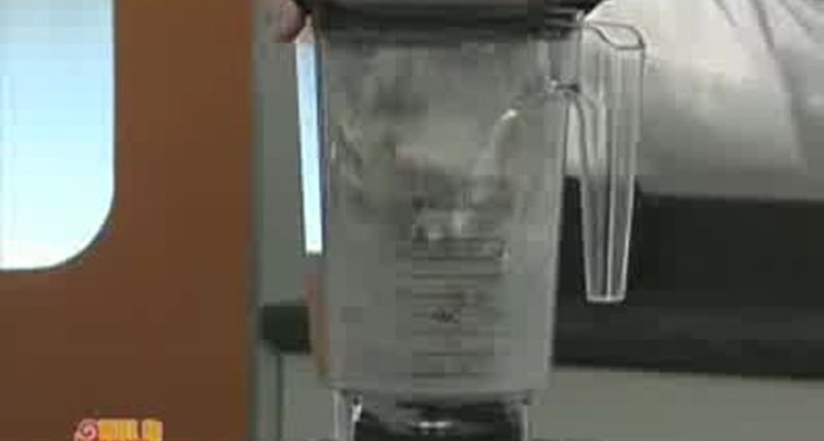 Ударим блендером по iPhone (Blendtec)